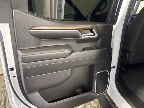 Used 2023 Chevrolet Silverado 1500 LT image 24