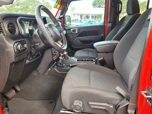 Used 2024 Jeep Gladiator Mojave w/ Convenience Group image 11