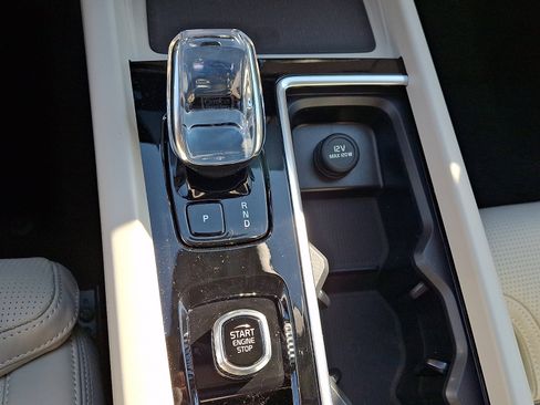 New 2026 Volvo XC60 T8 Ultra w/ Protection Package Premier image 9