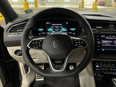 Used 2022 Volkswagen Tiguan SE R-Line AWD/4WD image 18