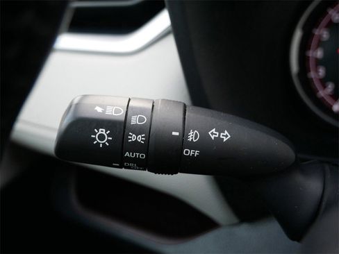 Used 2019 Toyota RAV4 Limited image 25