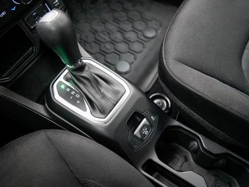 Used 2021 Jeep Renegade Latitude image 22