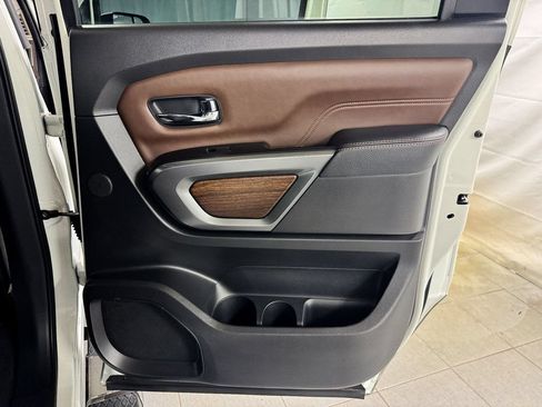 Used 2018 Nissan Titan Platinum Reserve w/ Platinum Utility Package AWD/4WD image 14