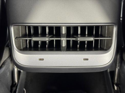 Used 2021 Tesla Model Y Performance image 33