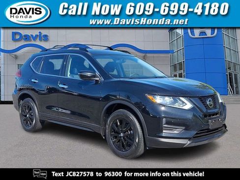 Used 2018 Nissan Rogue SV AWD/4WD image 1