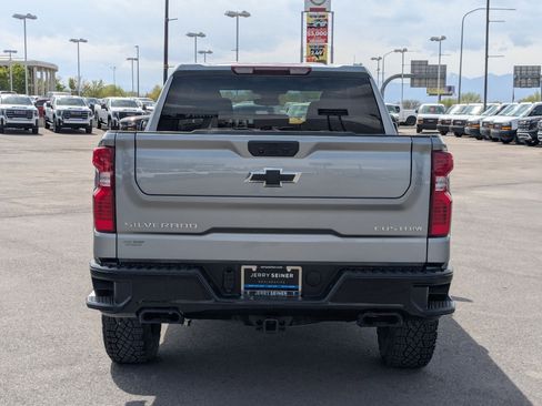 Certified 2025 Chevrolet Silverado 1500 Custom Trail Boss w/ LPO, Dark Essentials Package image 5