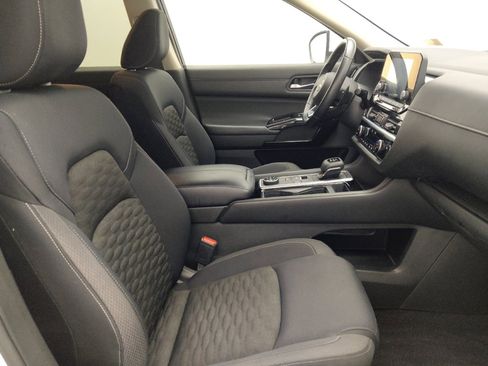 Used 2022 Nissan Pathfinder SV w/ SV Premium Package AWD/4WD image 21