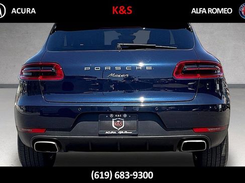 Used 2018 Porsche Macan AWD/4WD image 32