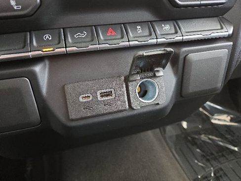 Used 2022 Chevrolet Silverado 1500 LT AWD/4WD image 56