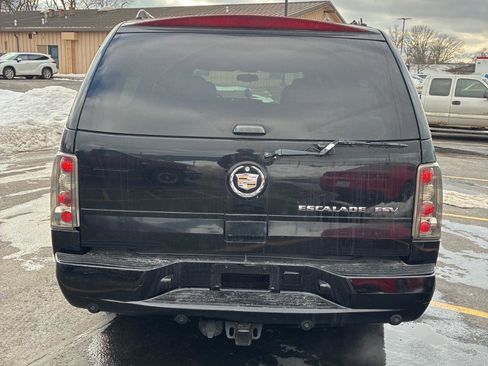 Used 2005 Cadillac Escalade ESV AWD image 13