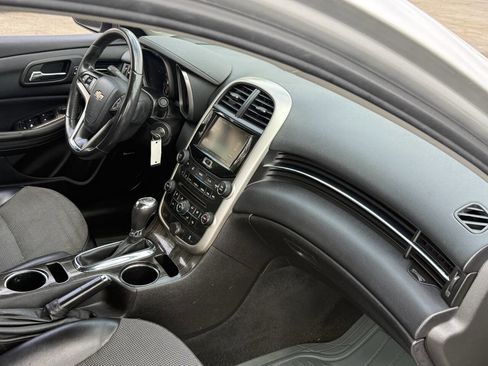 Used 2015 Chevrolet Malibu LT FWD image 11