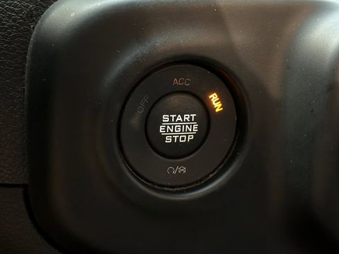 Used 2021 Jeep Wrangler Unlimited Sport image 29