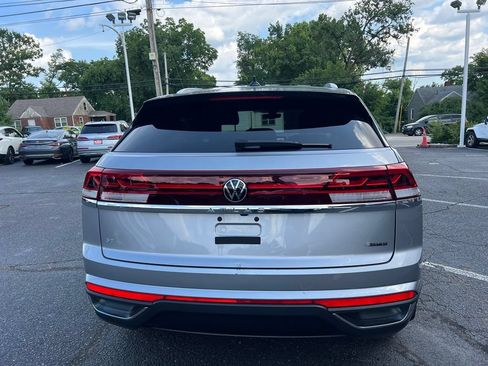 Used 2024 Volkswagen Atlas Cross Sport SE AWD/4WD image 7