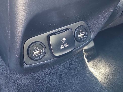 Used 2022 Hyundai Santa Fe Limited AWD/4WD image 23