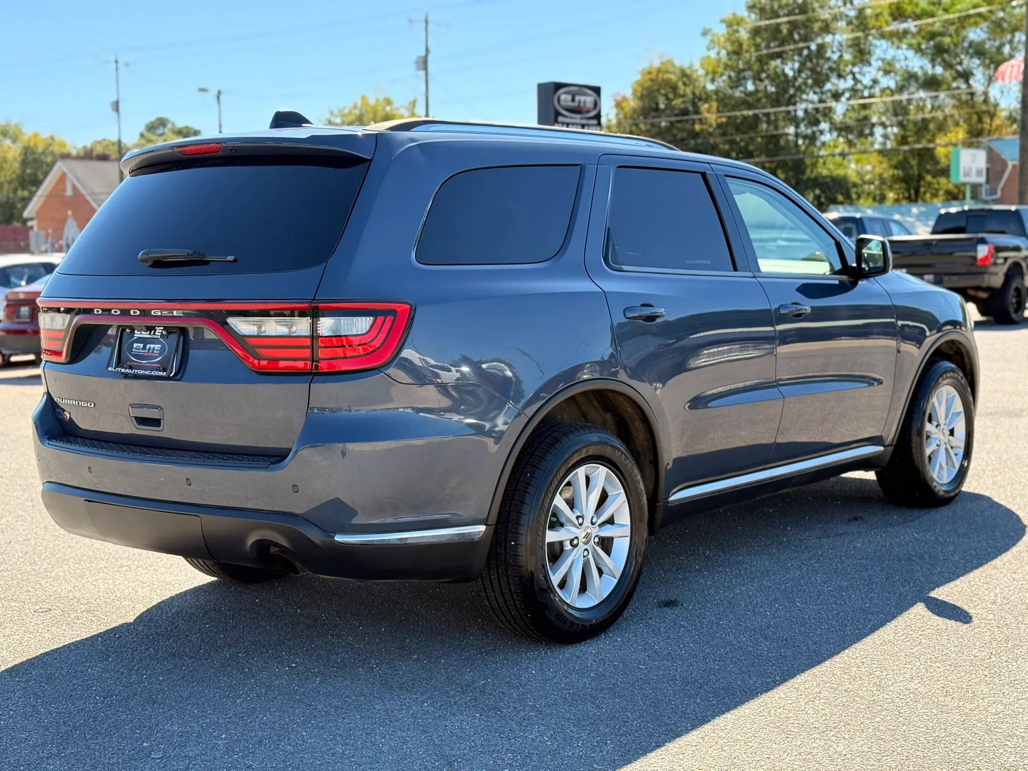 Used 2019 Dodge Durango SXT AWD/4WD image 9