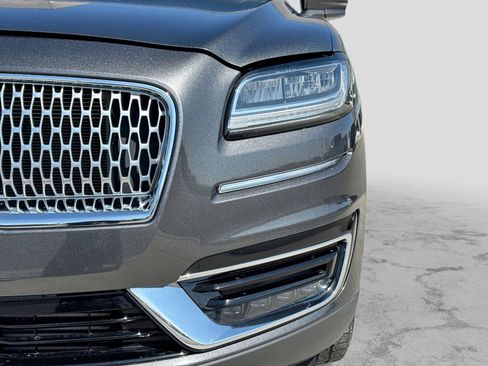 Used 2019 Lincoln Nautilus Select image 9