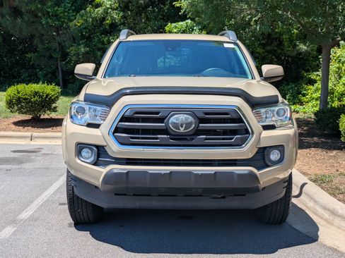Used 2019 Toyota Tacoma SR5 RWD image 7