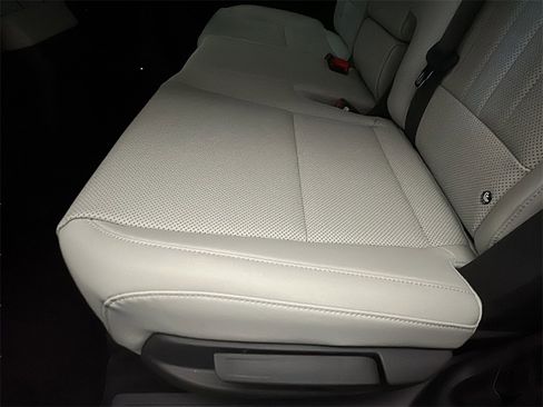 Certified 2025 Hyundai Santa Fe SEL image 12