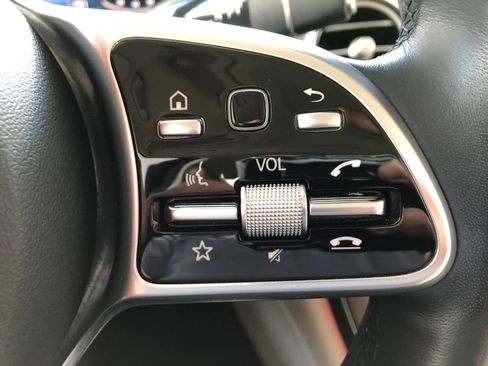 Used 2021 Mercedes-Benz GLC 300 4MATIC image 37