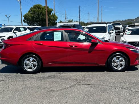 Certified 2023 Hyundai Elantra SE FWD image 3