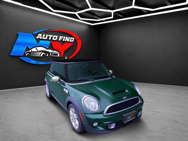 Used 2013 MINI Cooper S FWD image 2