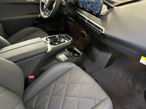 New 2026 BMW iX xDrive60 w/ M Sport Package image 27