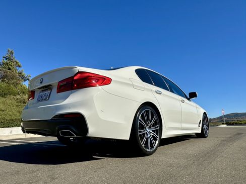 Used 2017 BMW 540i w/ M Sport Package RWD image 9