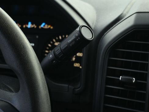 Used 2017 Ford F150 XL w/ Equipment Group 101A Mid image 12