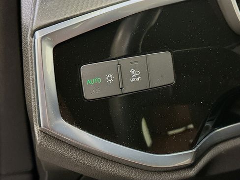 Used 2023 Audi Q3 2.0T Premium w/ Convenience Package AWD/4WD image 17