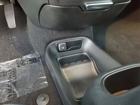 New 2026 Chrysler Voyager LX image 23