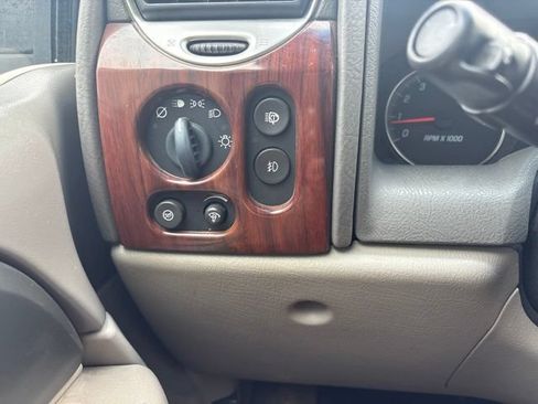 Used 2004 GMC Envoy XL SLT AWD/4WD image 37