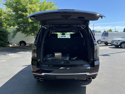 New 2026 Chevrolet Tahoe High Country AWD/4WD image 11