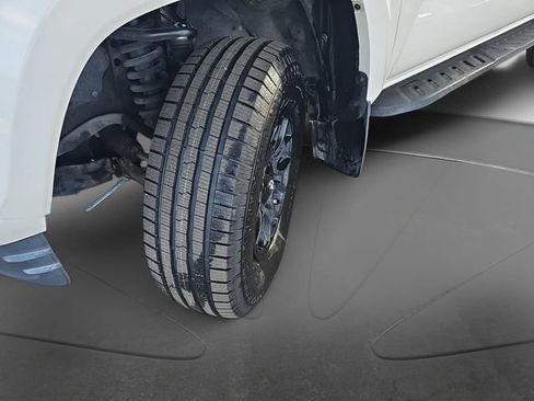 Used 2020 Toyota Tacoma SR5 RWD image 37