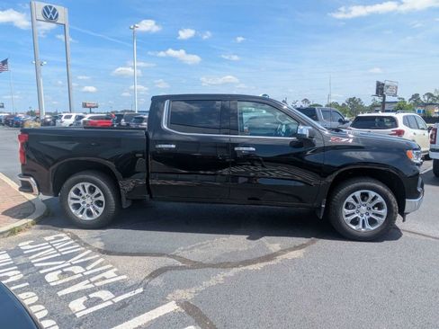 Used 2025 Chevrolet Silverado 1500 LTZ w/ Technology Package AWD/4WD image 3