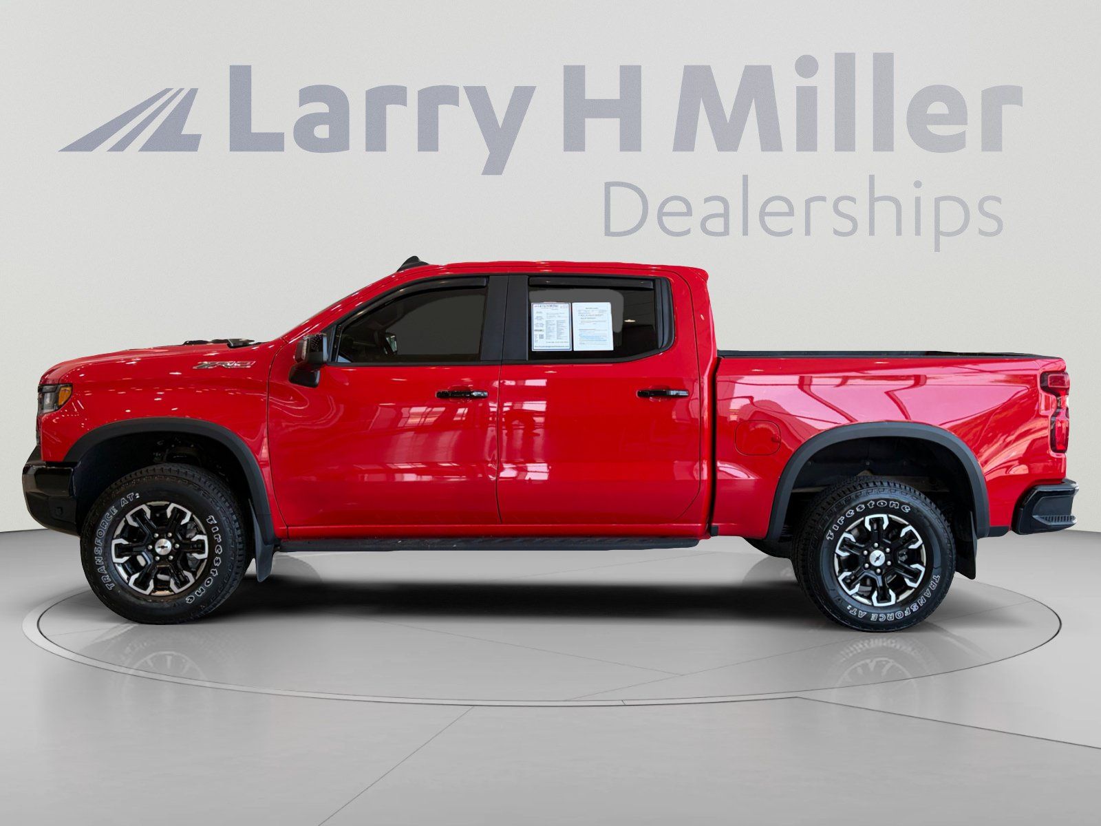 Used 2025 Chevrolet Silverado 1500 ZR2 AWD/4WD image 2
