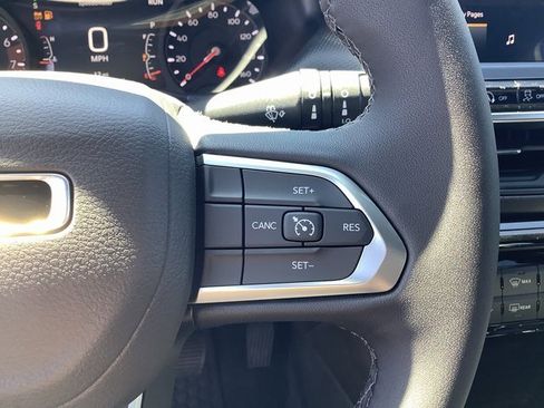 New 2025 Jeep Compass Latitude w/ Sun & Sound Group image 12