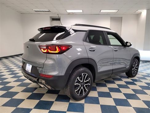 Used 2025 Chevrolet TrailBlazer ACTIV w/ Convenience Package image 6