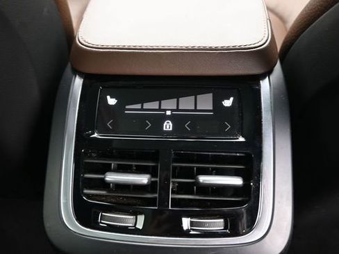 Used 2024 Volvo XC90 B6 Plus w/ Protection Package Premier AWD/4WD image 34