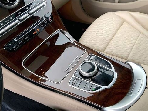 Used 2018 Mercedes-Benz GLC 300 4MATIC image 13