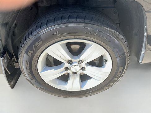 Used 2017 Jeep Patriot Latitude FWD image 28