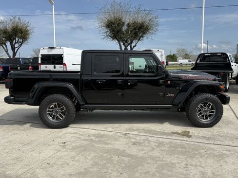 New 2026 Jeep Gladiator Mojave AWD/4WD image 3