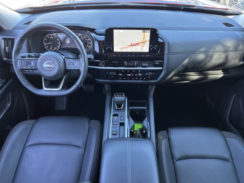 Certified 2024 Nissan Pathfinder SL image 8