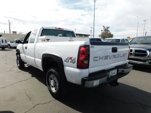 Used 2006 Chevrolet Silverado 2500 W/T w/ Skid Plate Package image 4