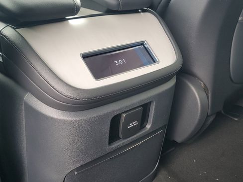 New 2026 Lincoln Navigator L Reserve AWD/4WD image 29
