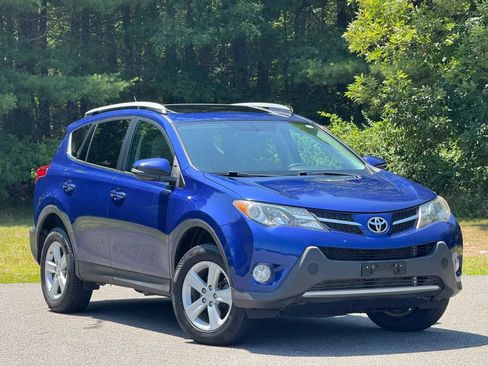 Used 2014 Toyota RAV4 XLE AWD/4WD image 2