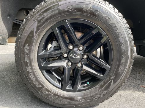 Used 2020 Chevrolet Silverado 1500 LT Trail Boss AWD/4WD image 13