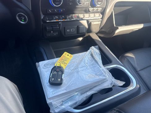 Used 2020 GMC Sierra 1500 SLT w/ SLT Premium Package image 39