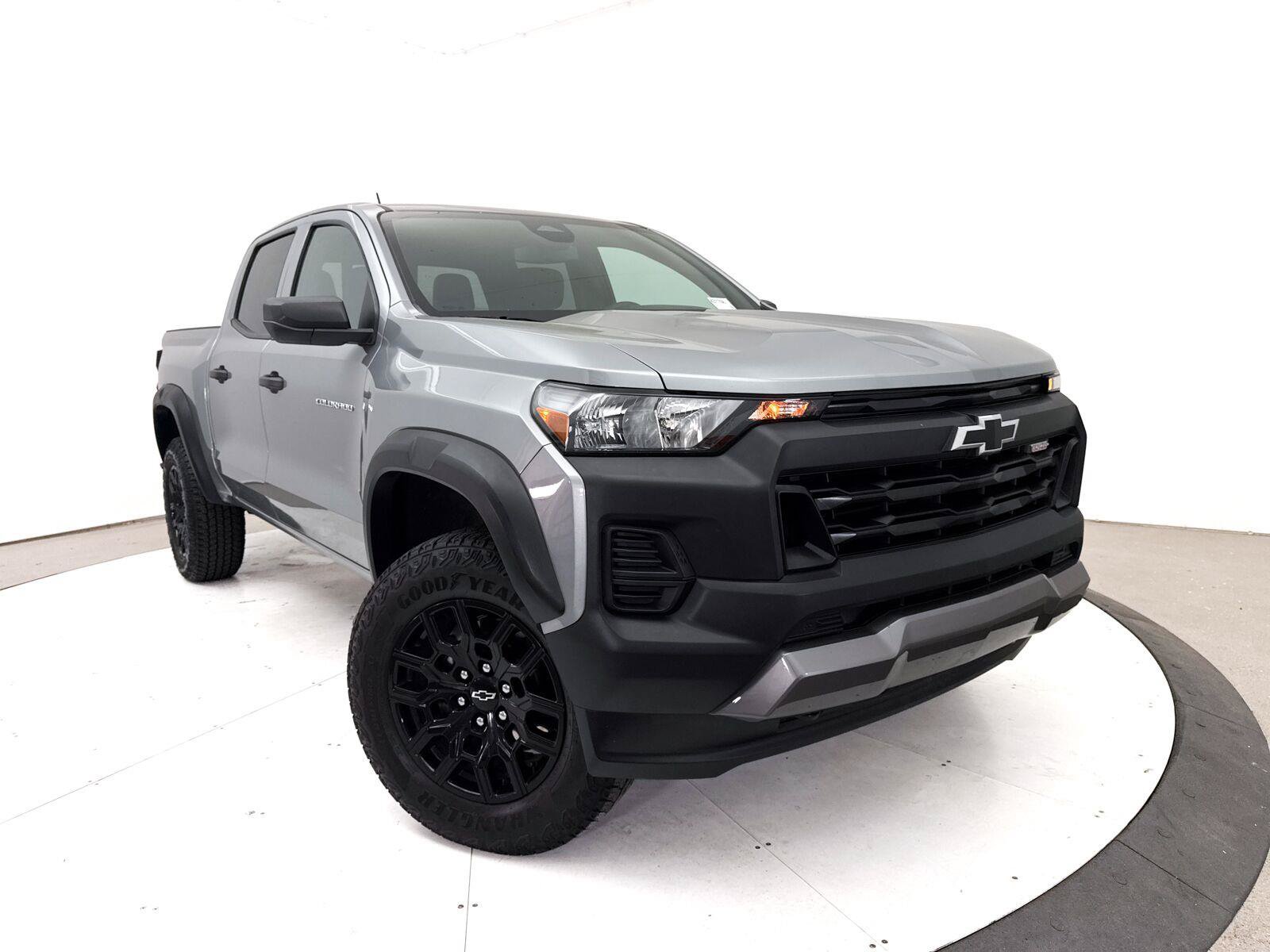 Used 2024 Chevrolet Colorado Trail Boss w/ Advanced Trailering Package AWD/4WD image 1