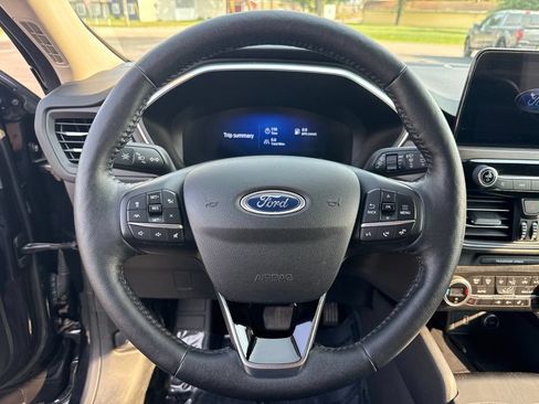 Used 2020 Ford Escape Titanium AWD/4WD image 18