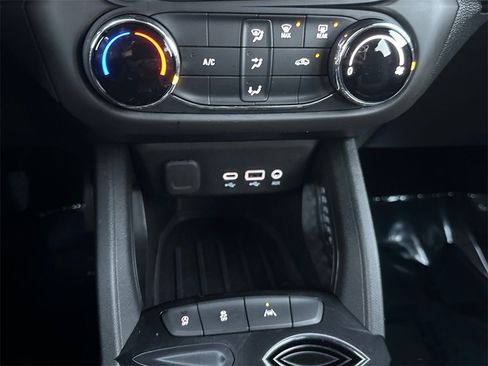 Used 2021 Chevrolet TrailBlazer LS image 16